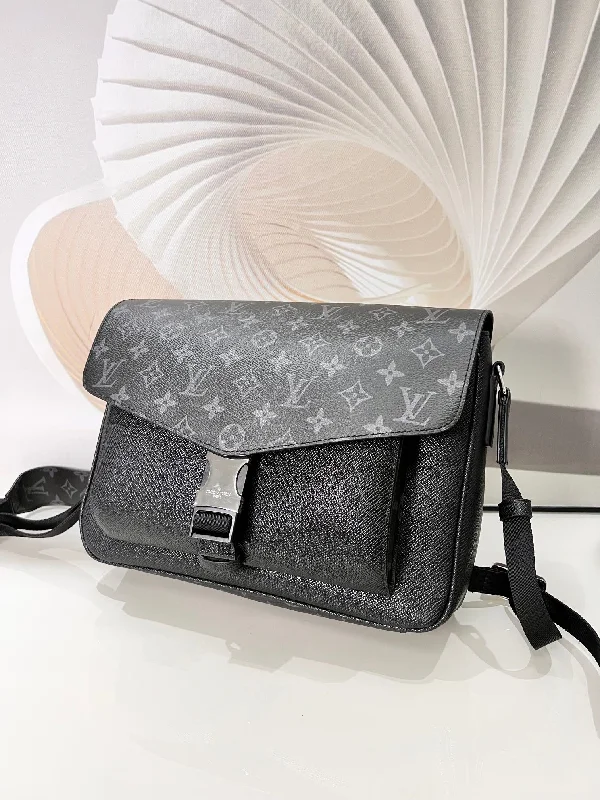 Louis Vuitton Messengerama Bag