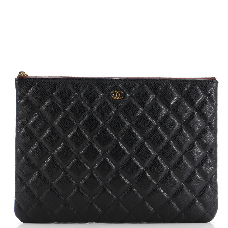 O Case Clutch Quilted Caviar Medium