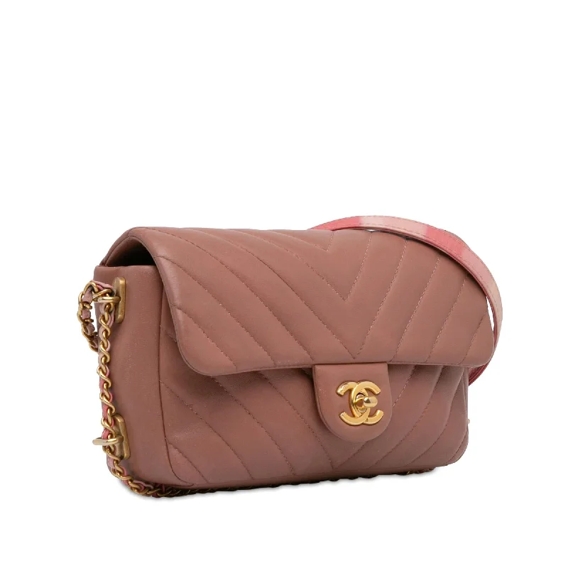 Chanel Mini Rectangular Chevron Lambskin Chain Around Flap (MXUjLx)